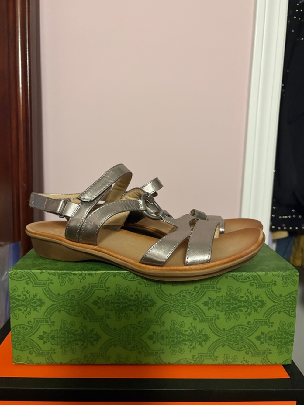 soulcycle Women's Metallic Pewter Strappy Sandals